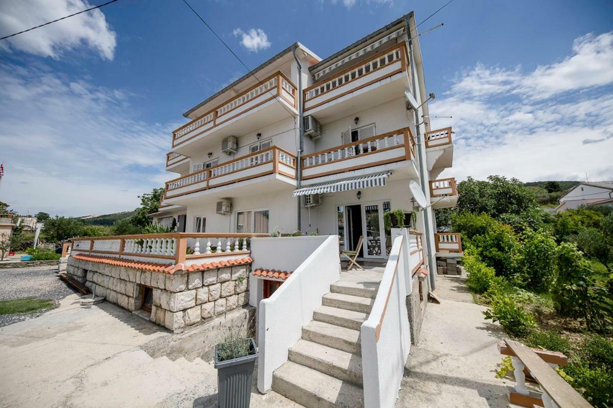 Apartman Jasmina Banjol Exterior foto